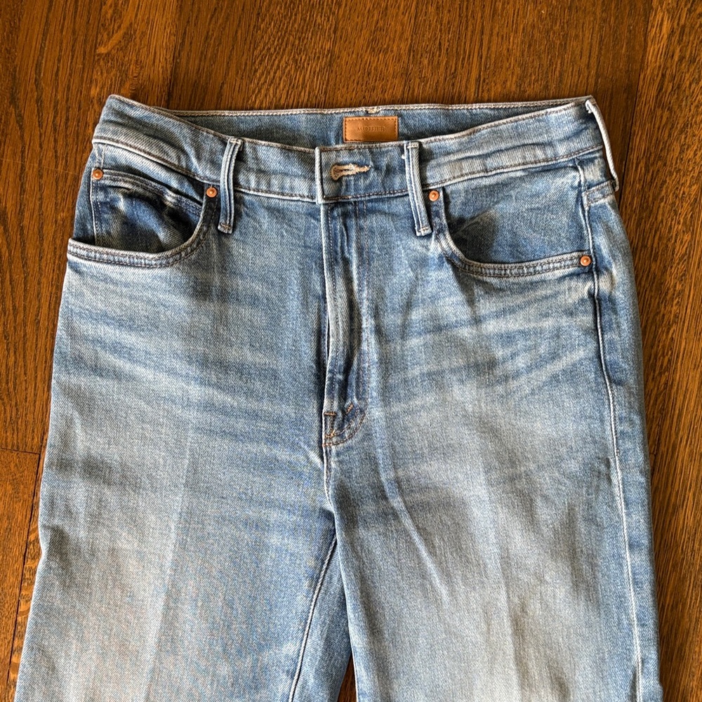 MOTHER Kick It Light Blue Denim Jeans